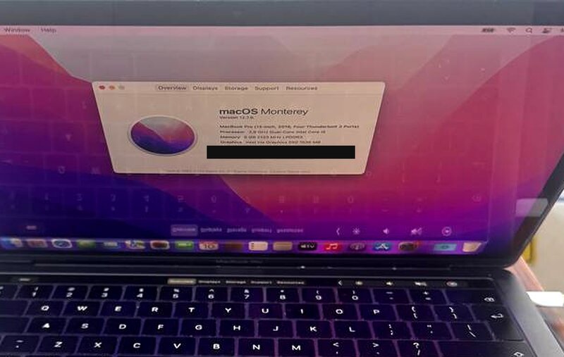 MacBook Pro 13 2016 i5 2,9 GHz 8 GB, display defect